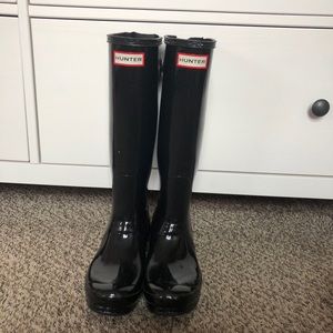Black Hunter rain boots with adjustable calf